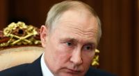Putin hat Angst, weitere Diplomaten könnten überlaufen.