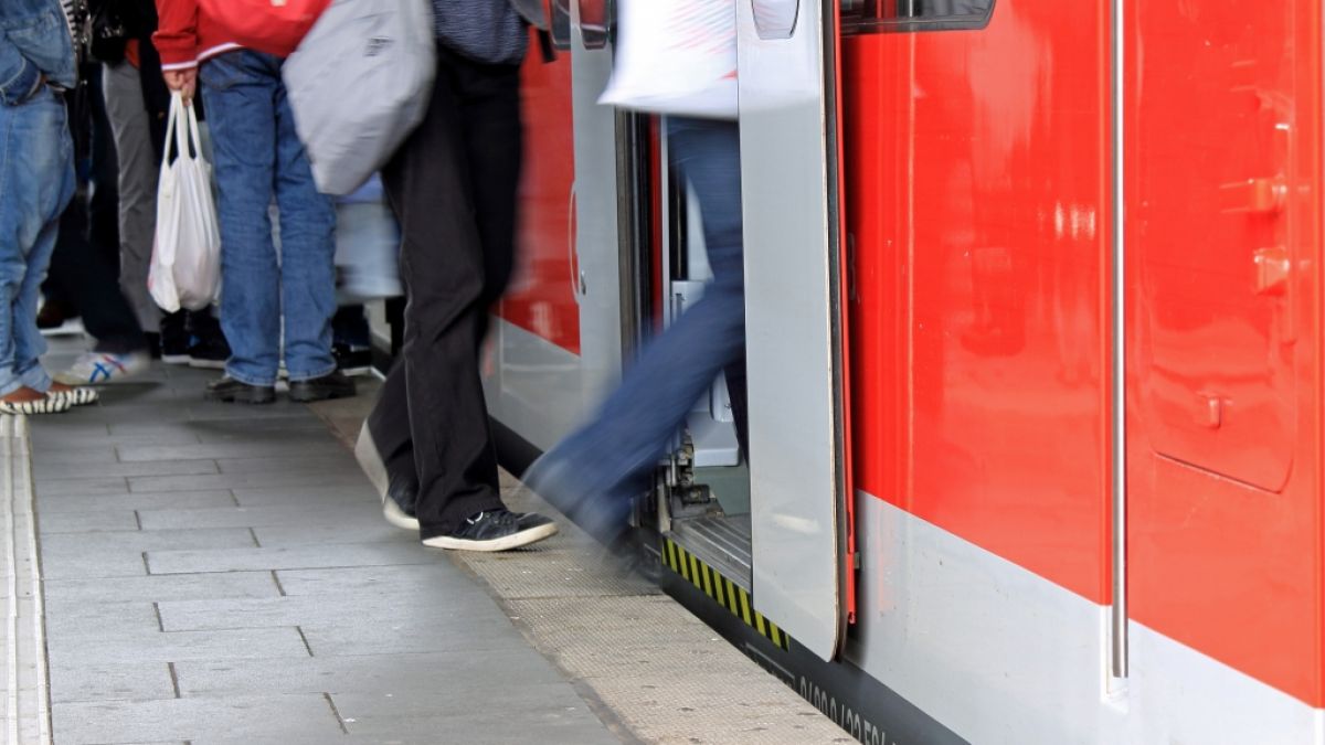 Die Deutsche Bahn will Verzögerungen beim Ein- und Aussteigen mit speziellen Anzeigen verhindern. (Foto)