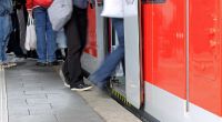 Die Deutsche Bahn will Verzögerungen beim Ein- und Aussteigen mit speziellen Anzeigen verhindern.
