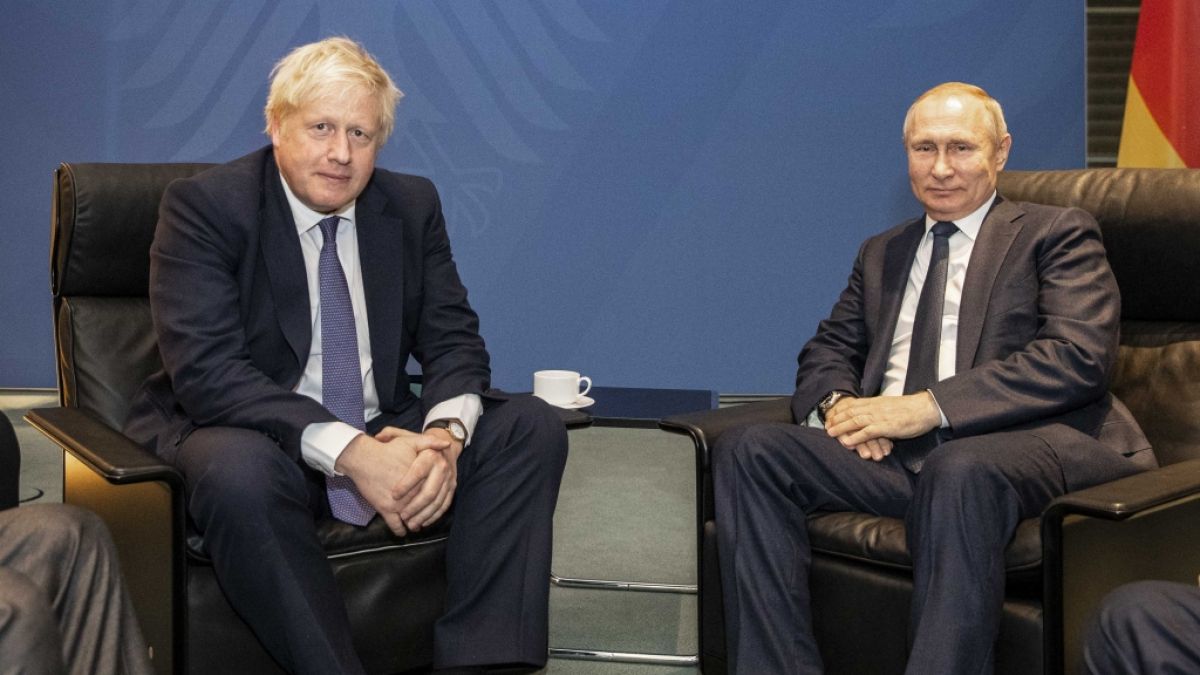 Der ehemalige britische Premierminister Boris Johnson beleidigte Kreml-Chef Wladimir Putin jetzt beim Weltwirtschaftsforum. (Foto)