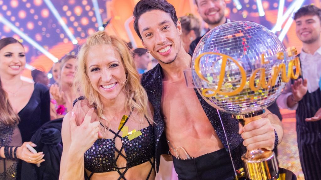 Rene Casselly und Kathrin Menzinger verließen die 15. Staffel von "Let's Dance" als Siegerpaar. (Foto)