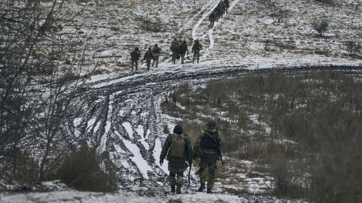 Ukrainische Soldaten in der Nähe von Bachmut. (Foto)