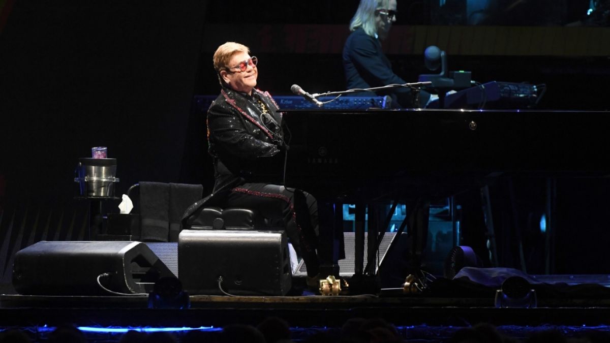 Elton John auf der Bühne. (Foto)
