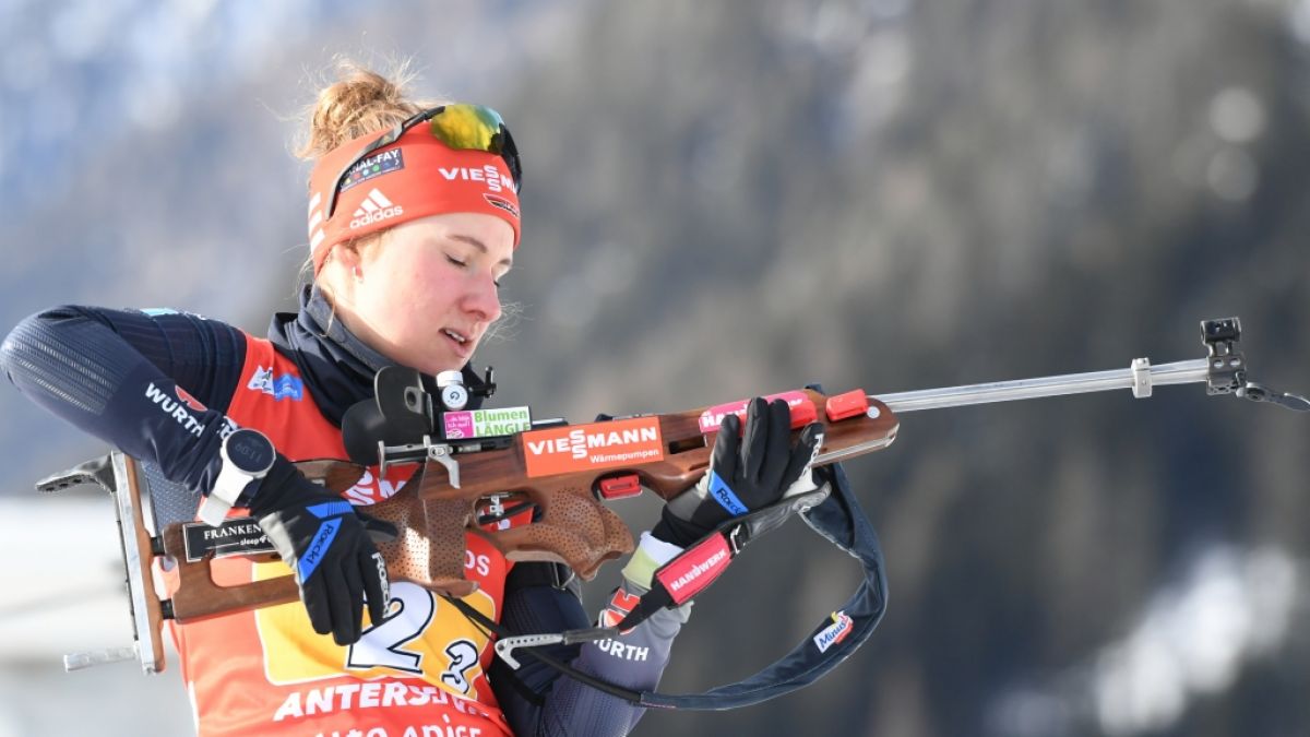 Janina Hettich-Walz hat die Norm für die Biathlon-WM 2023 in Oberhof geschafft. Auch privat läuft es für die Athletin: 2022 heiratete sie Freund Kai. (Foto)