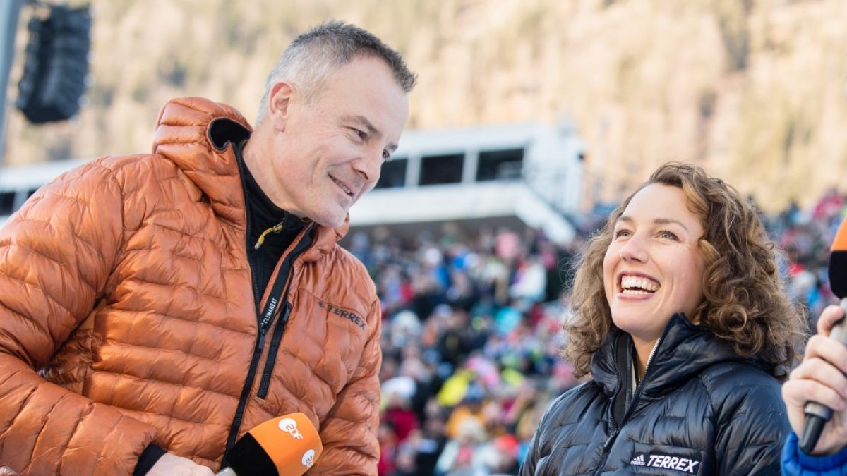 Die Ex-Biathlon-Stars Sven Fischer und Laura Dahlmeier kommentieren aktuell die Rennen beim ZDF. (Foto)