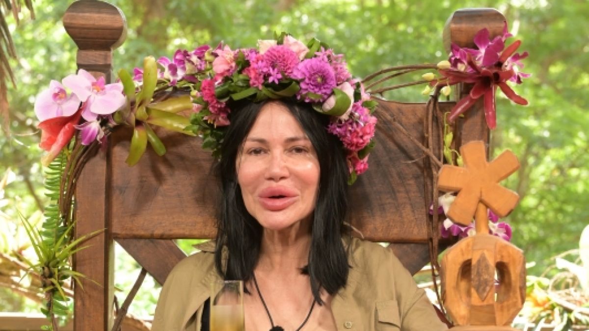 Dschungelkönigin Djamila Rowe zeigt sich wieder mit Make-up. (Foto)