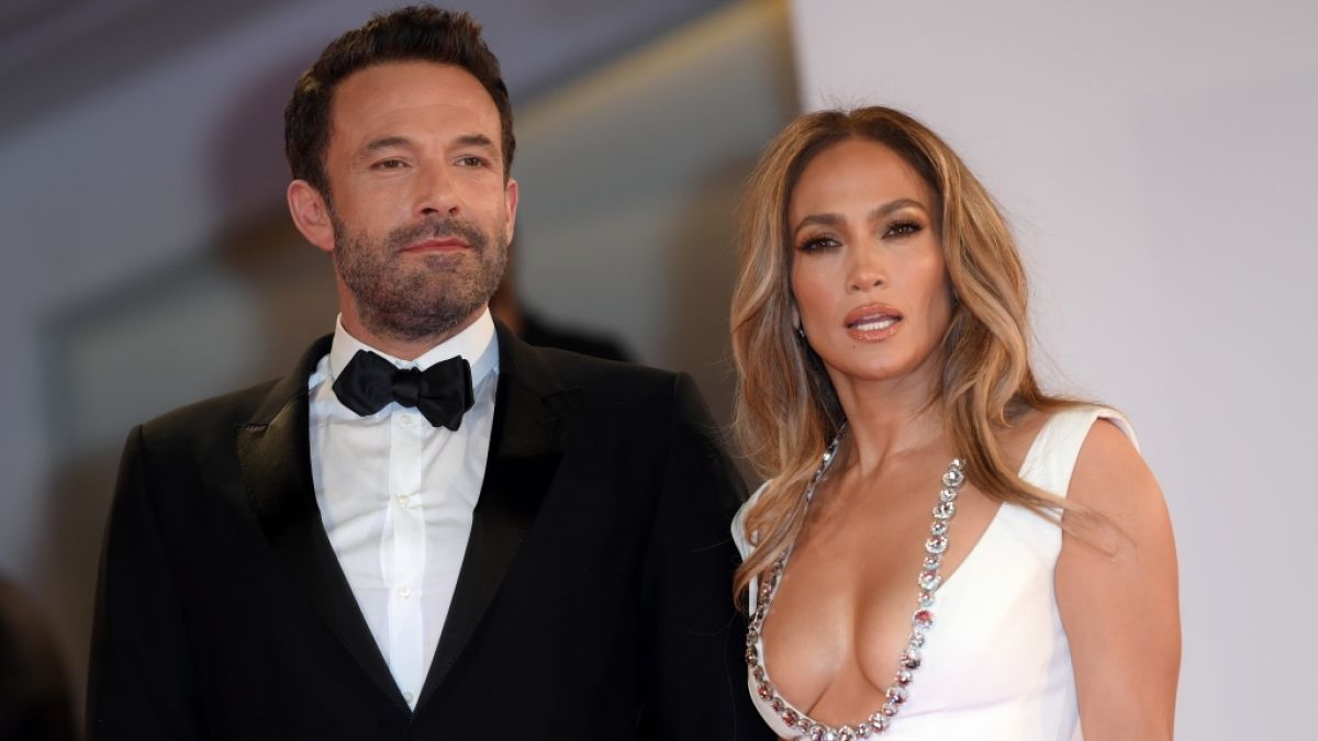 Ein Streit zwischen Ben Affleck und Jennifer Lopez wurde bei den Grammy Awards 2023 mitgefilmt. (Foto)