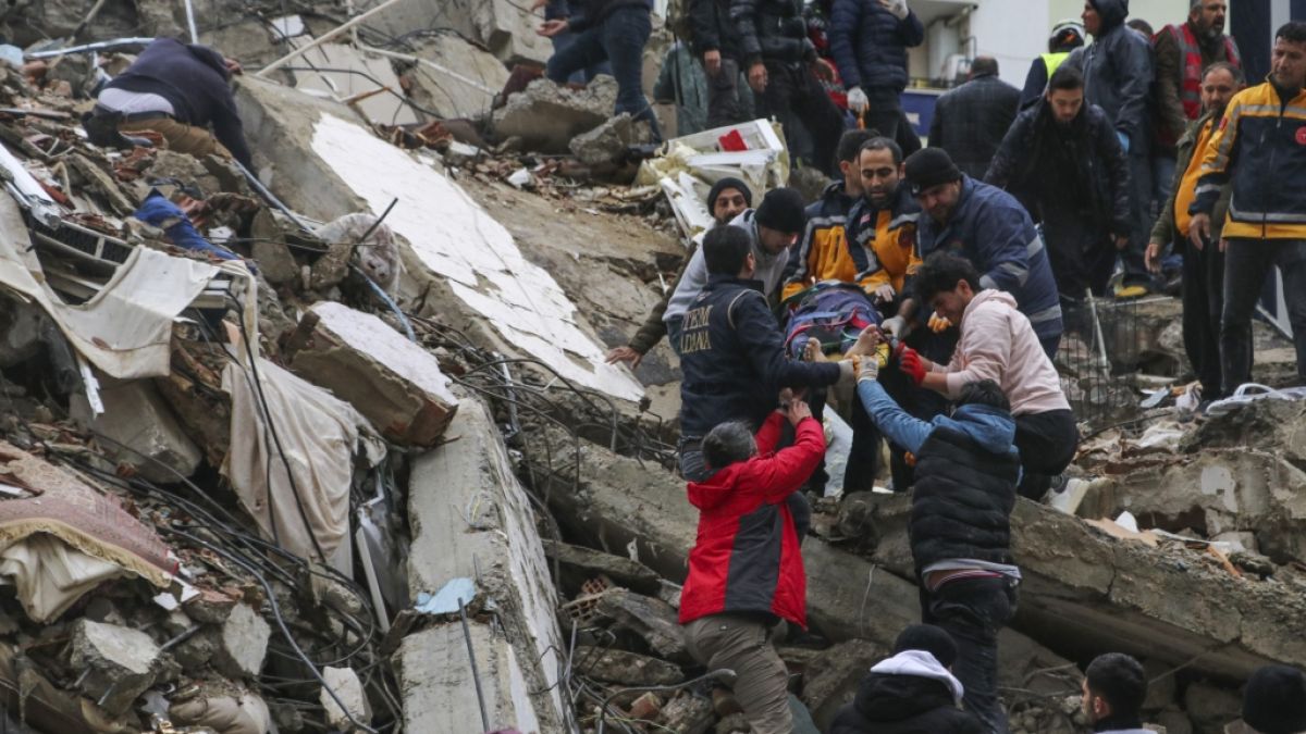 Mehr als  5.000 Menschen kamen bei dem schweren Erdbeben ums Leben. (Foto)