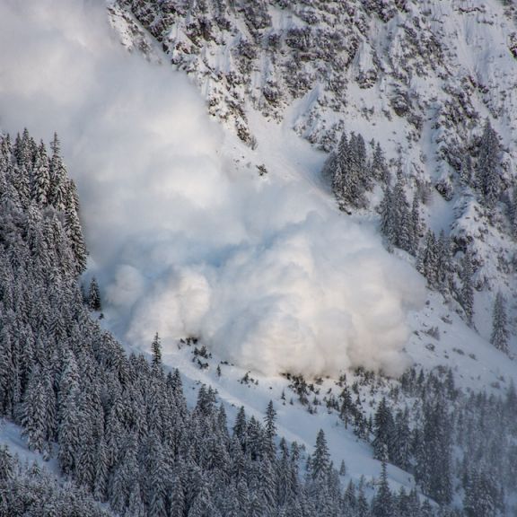 Diese Lawinengefahr für Davos und andere Gebiete in der Schweiz sollten Ski-Fans heute ernstnehmen!