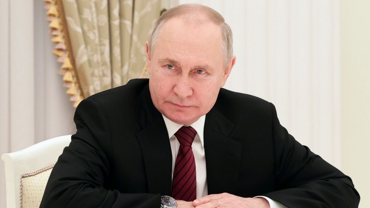 Wladimir Putin sorgt mit Atom-Bombern für Angst und Schrecken. (Foto)