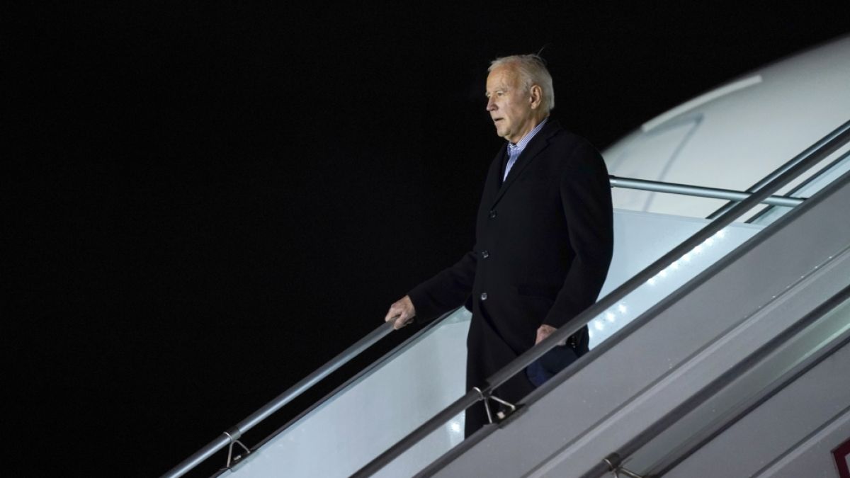 US-Präsident Joe Biden steigt im Februar 2023 in Warschau aus der Air Force One. (Foto)