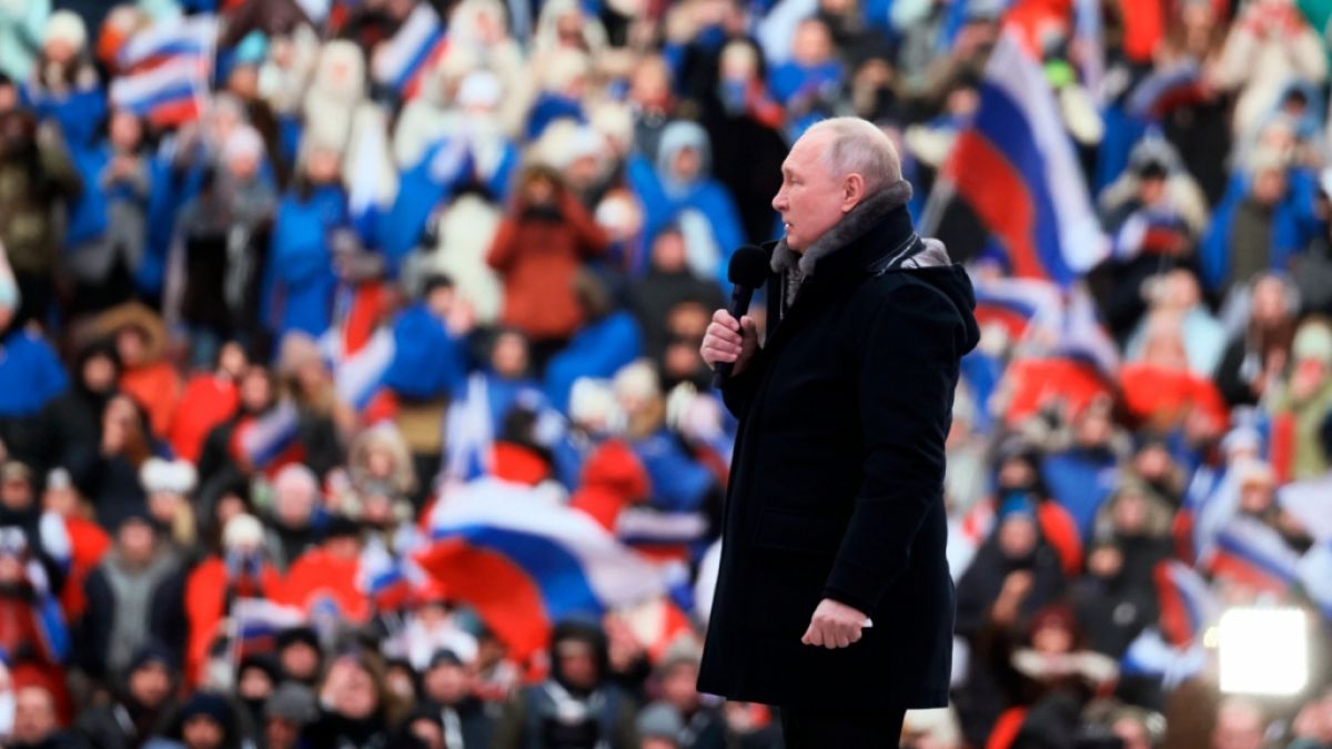 Wladimir Putins Auftritt im Moskauer Luschniki-Olympiastadion wurde von Propaganda-Einlagen begleitet, die sprachlos machen. (Foto)