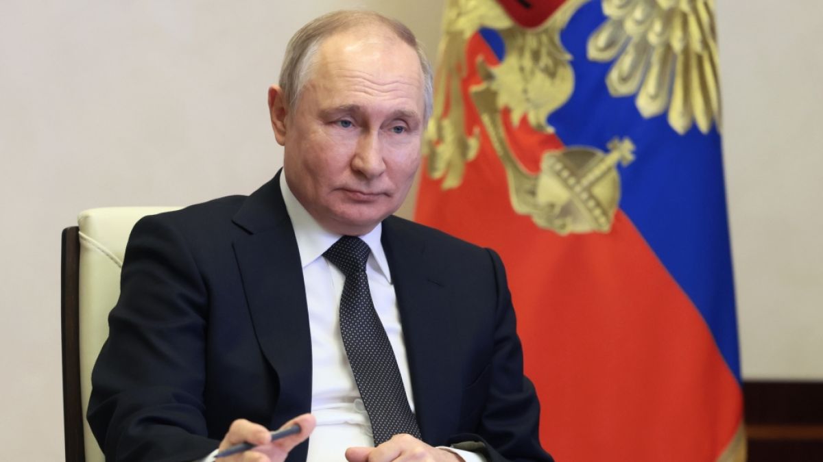 Löffelverbieger Uri Geller will Wladimir Putin mit Zauberkunststücken zur Besinnung bringen. (Foto)