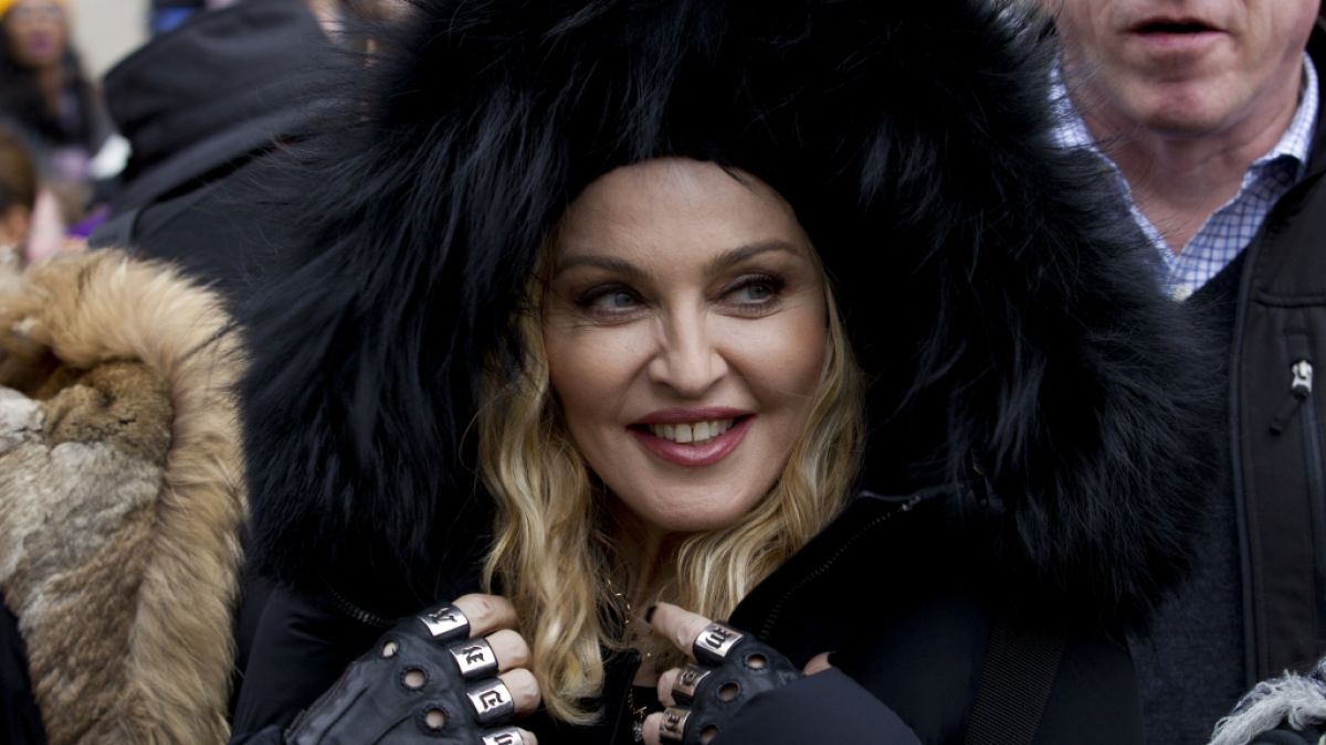 Bei Madonna (64) hat sich's ausgeknutscht: Die Liaison zu ihrem Toyboy-Liebhaber Andrew Darnell (23) ist Geschichte. (Foto)