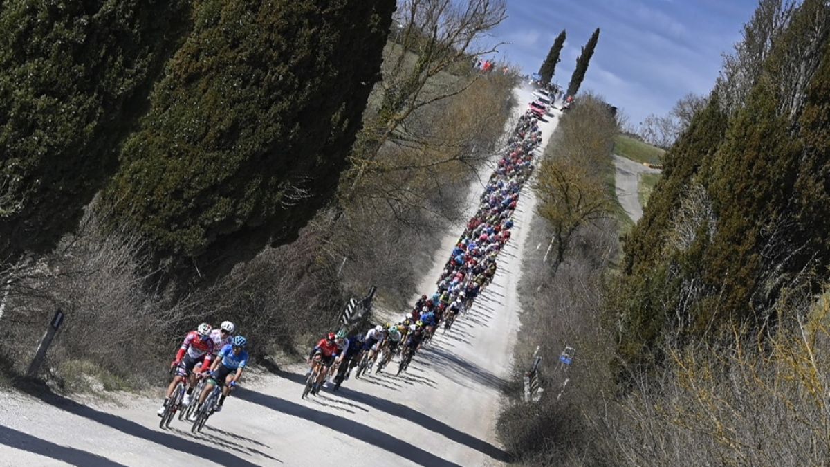Beim Eintagesrennen Strade Bianche 2023 müssen die Radrenn-Stars eine Strecke von 184 Kilometern bewältigen. (Foto)