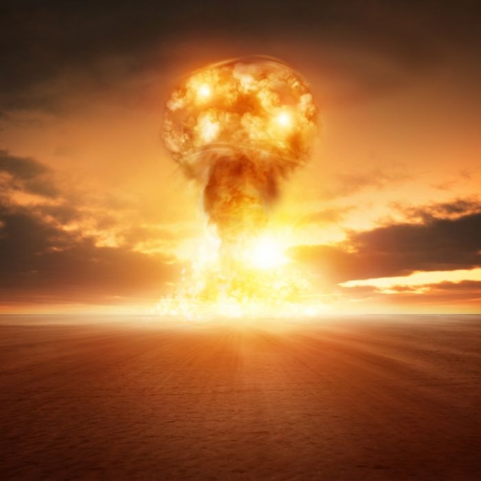 Video zeigt gigantische Explosion! Monsterbombe sprengt XXL-Krater in Insel