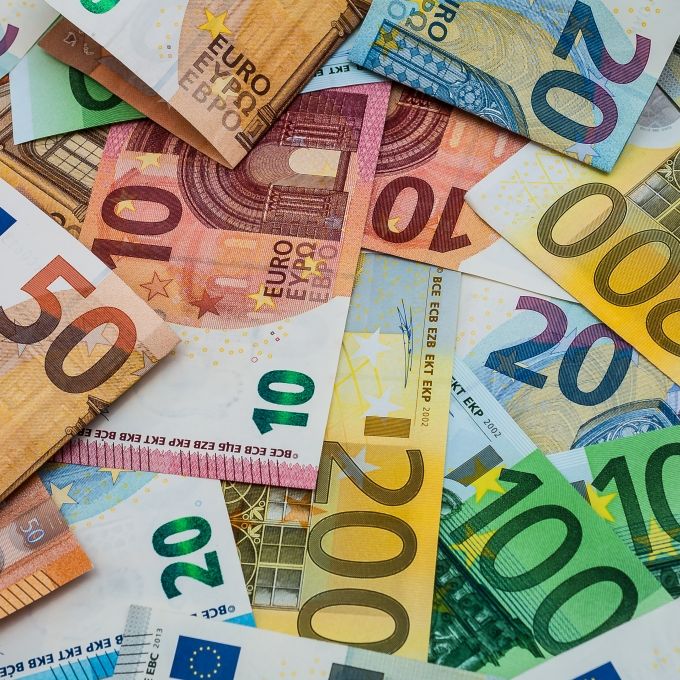 Mindestens 9.142 Euro pro Monat! Volles Gehalt für abgewählte Stadträte