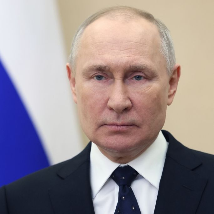Kreml-Chef vollkommen verändert! Twitter-User spotten über Mini-Putin