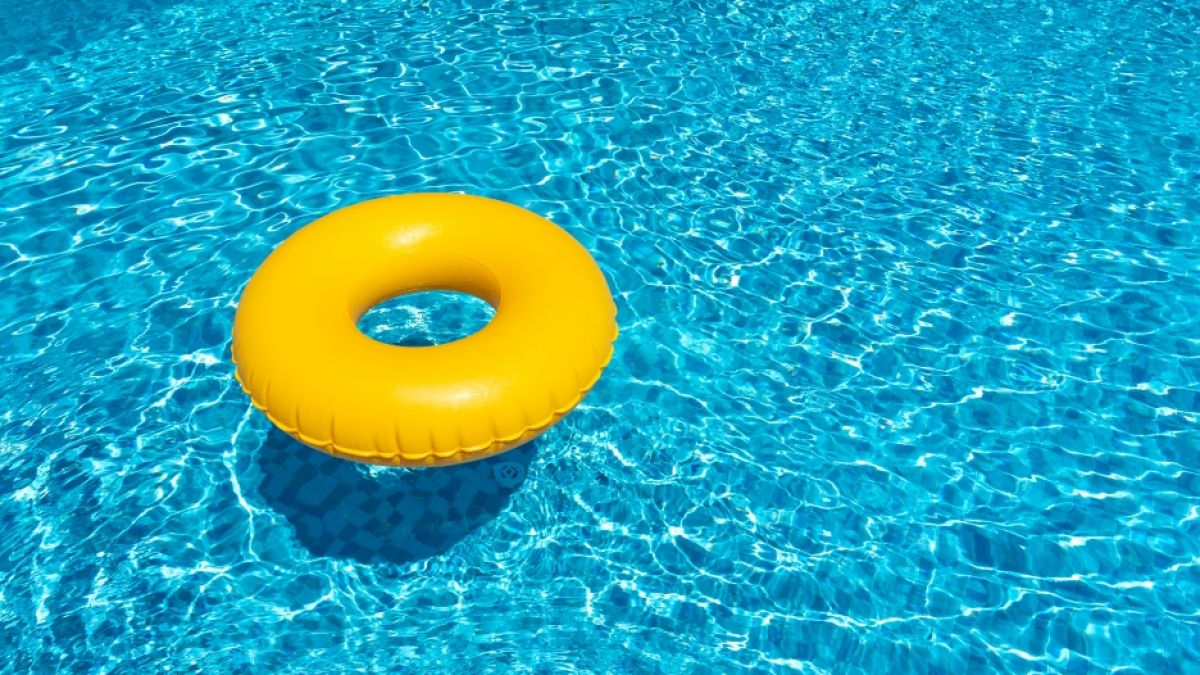 Ein Junge ist im Urlaub auf Mallorca in einem Pool ertrunken. (Symbolfoto) (Foto)