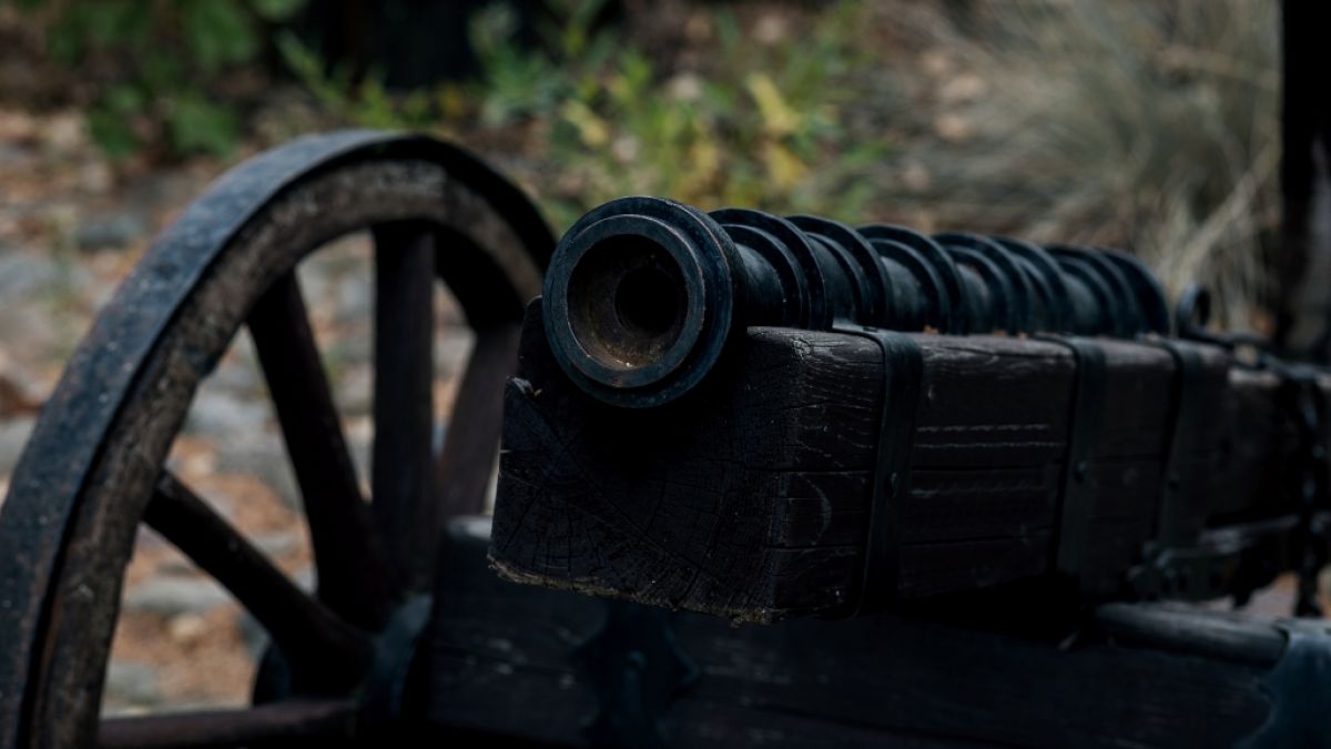 Andrej Medwedew behauptet, dass die Ukraine unter anderem mit einer Kanone aus dem 18. Jahrhundert gegen Russland kämpfen wird. (Symbolfoto) (Foto)