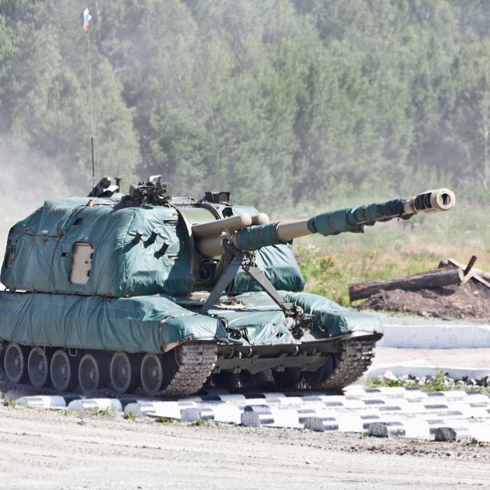 Panzerhaubitze explodiert! Putins Militärfahrzeug geht in Flammen auf