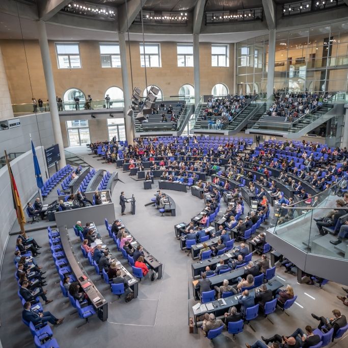 Bundestag auf Schrumpfkurs - Klagen gegen Abstimmung angekündigt