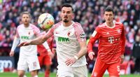 Mergim Berisha geht aktuell für den FC Augsburg auf Torejagd.