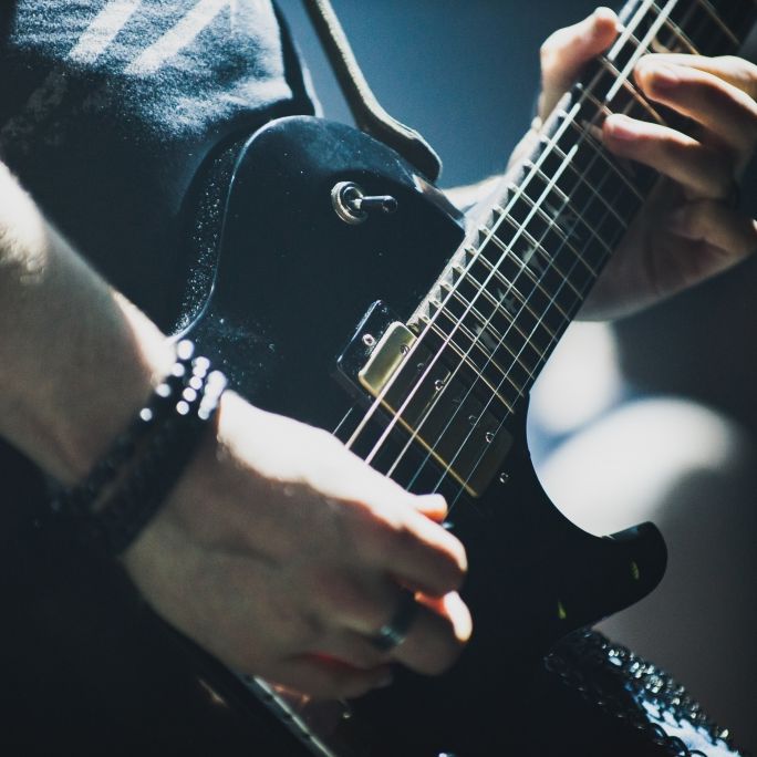 Trauer um Saliva-Gitarrist (59)! Rock-Star nach Hirnblutung gestorben