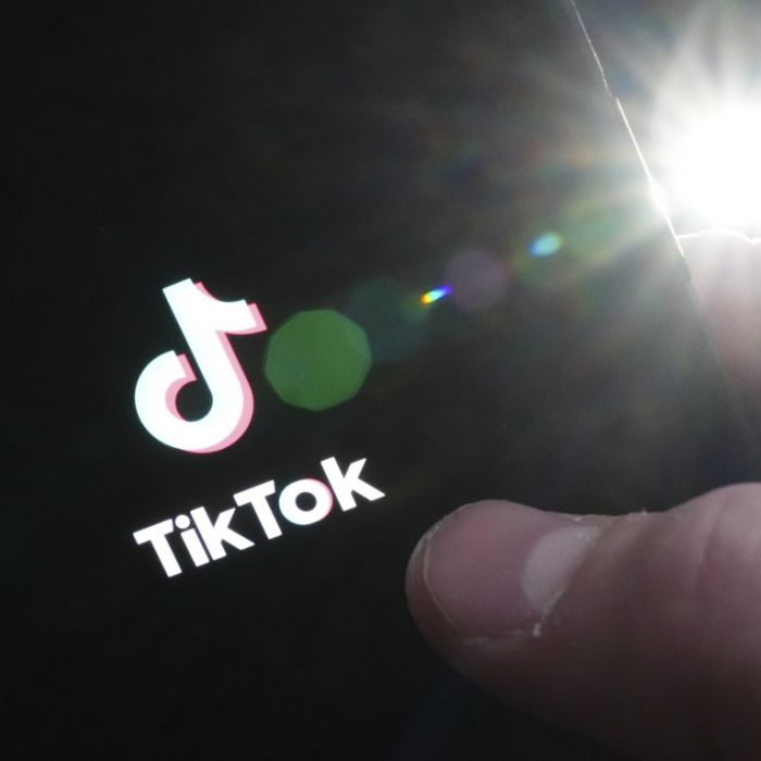 TikTok-Star prahlt mit Fahrkünsten - und stirbt bei Auto-Unfall