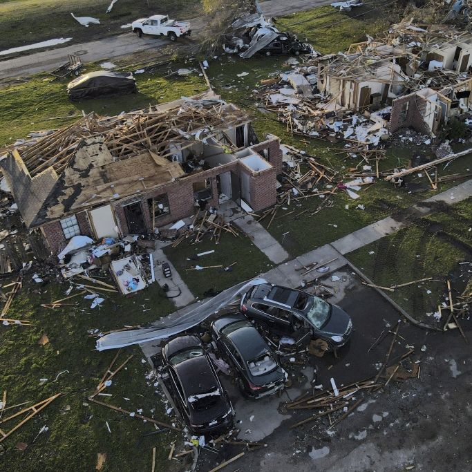 Mindestens 30 Todesopfer und Dutzende Verletzte durch Killer-Tornados