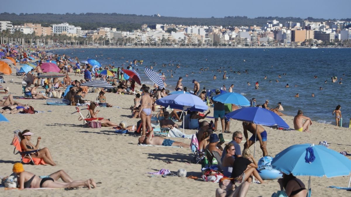 Auf Mallorca starb ein Mann nach einem Balkonsturz. (Foto)