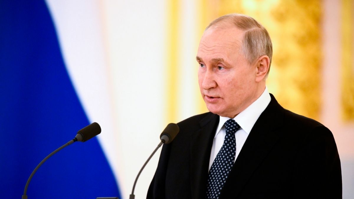 Wladimir Putin hält während er an einer Zeremonie zur Entgegennahme der Beglaubigungsschreiben neu ernannter ausländischer Botschafter in Russland eine Rede. (Foto)