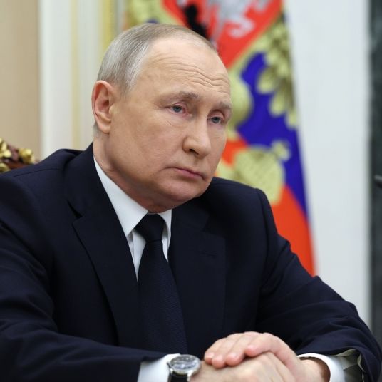 Kreml-Tyrann geschockt! Putin-Jet knallt nach Hammer-Treffer zu Boden
