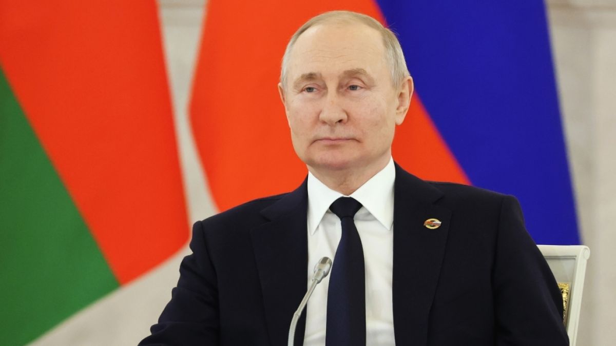 Wladimir Putin will im Westen mit möglichen Angriffen Kriegspanik schüren. (Foto)