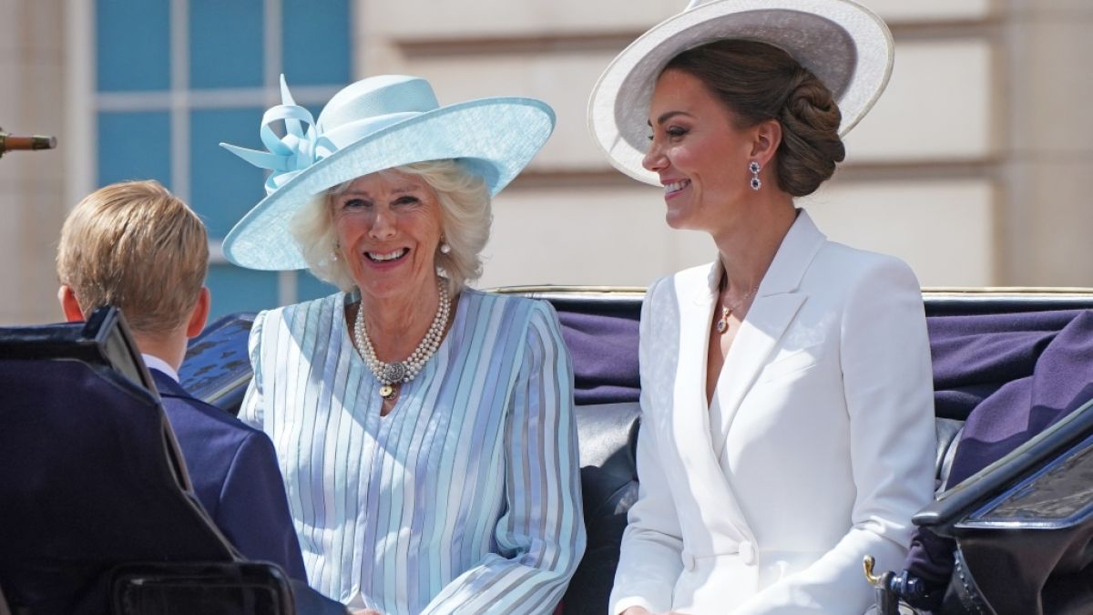 In der königlichen Kutsche machen Königin Camilla und Prinzessin Kate zweifelsohne eine gute Figur - doch den beiden Royals-Damen stehen neue Verpflichtungen bevor. (Foto)
