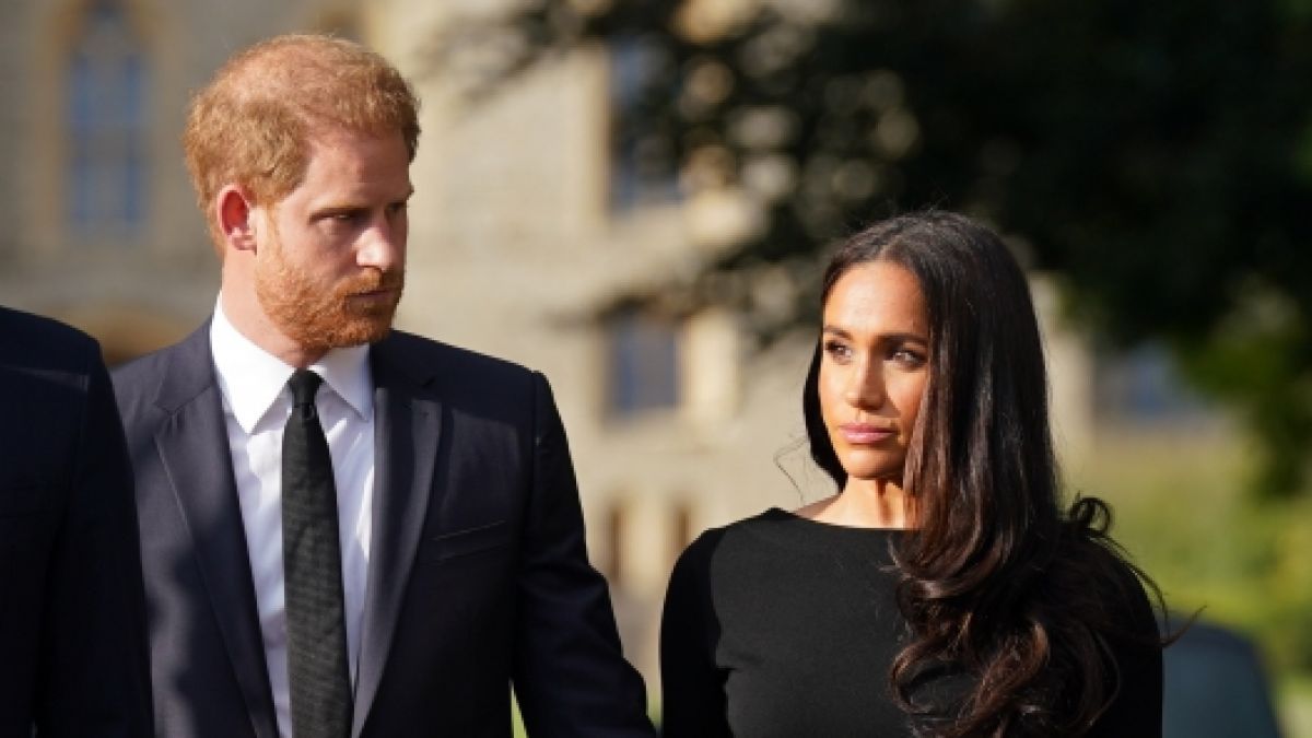 Royals-Experten zufolge flogen bei Prinz Harry und Meghan Markle wegen der bevorstehenden Krönung von König Charles III. gewaltig die Fetzen. (Foto)