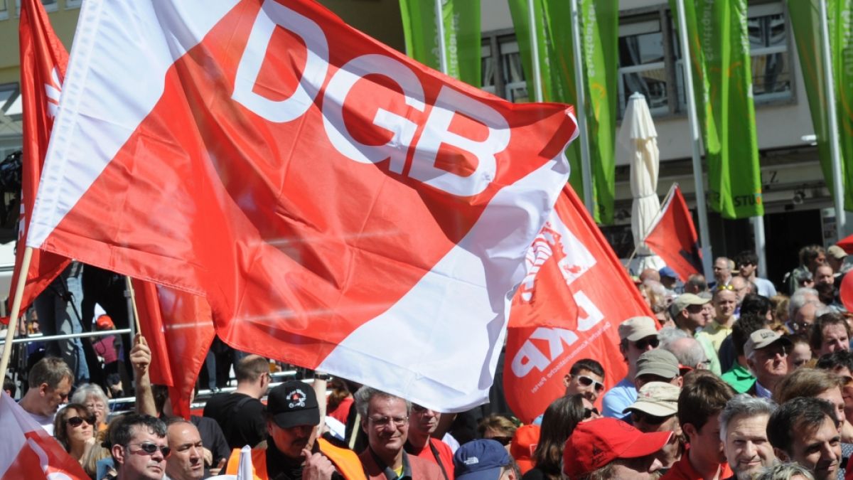 Tausende Menschen werden deutschlandweit am 1. Mai 2023 wieder zu Kundgebungen des Deutschen Gewerkschaftsbunds (DGB) erwartet. (Foto)