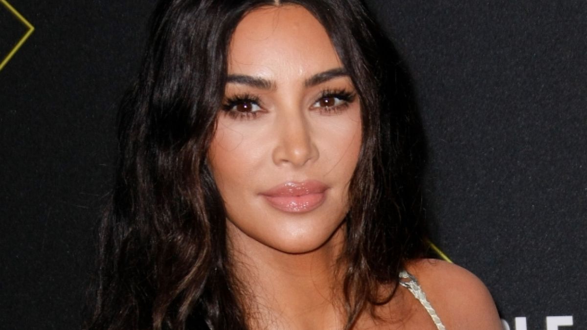 Kim Kardashian zeigt sich für ein ganz besonderes Projekt "oben ohne". (Foto)