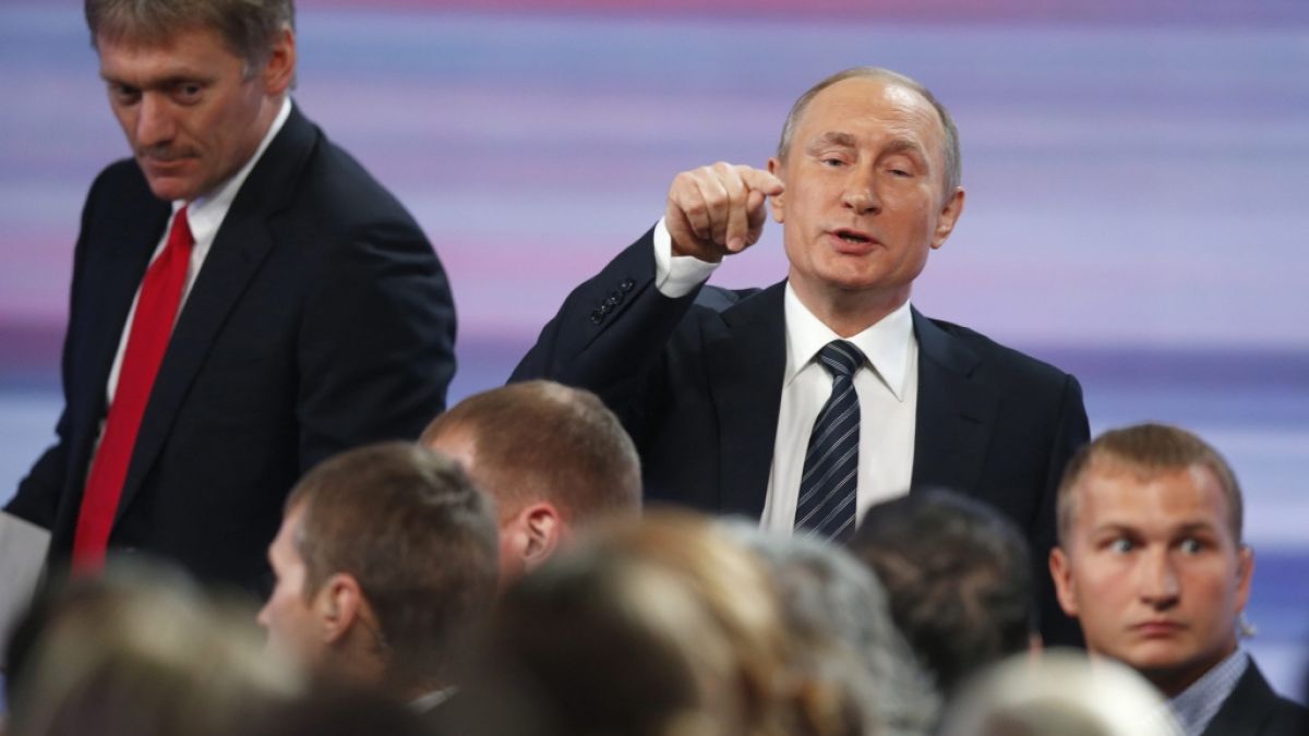 Kreml-Sprecher Dmitri Peskow sah sich genötigt, Gerüchte um den Gesundheitszustand von Wladimir Putin und den Einsatz von Doppelgängern zu dementieren. (Foto)