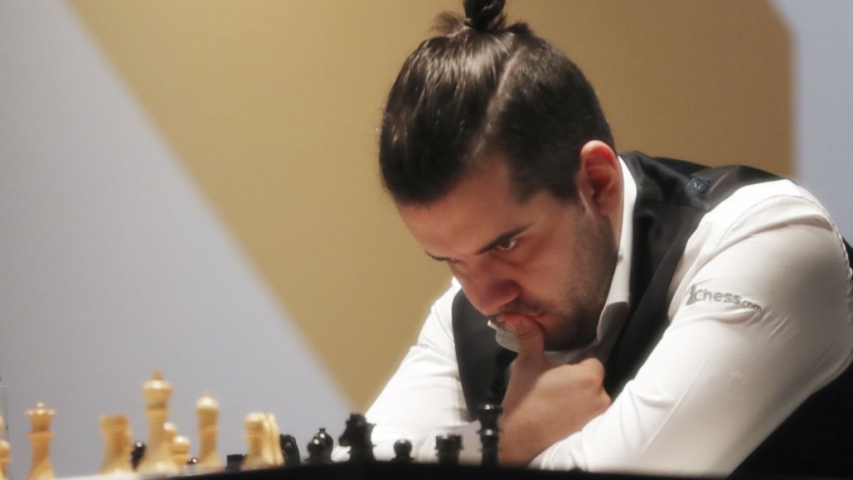 Jan Nepomnjaschtschi kämpft um den Sieg bei der Schach-WM 2023. (Foto)
