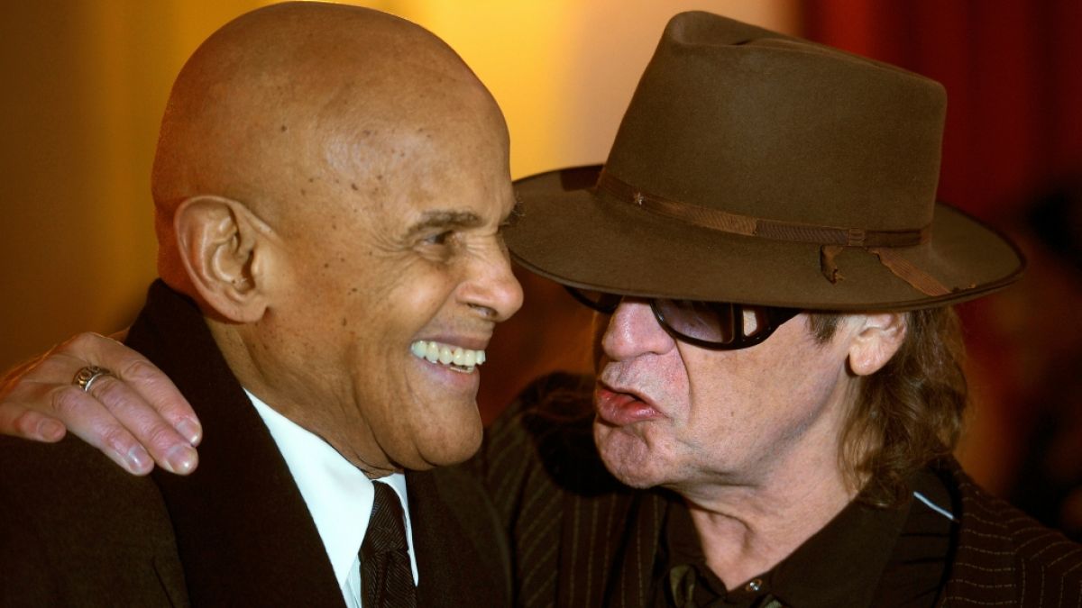 Harry Belafonte, hier mit Musikerkollege Udo Lindenberg, ist im Alter von 96 Jahren gestorben. (Foto)