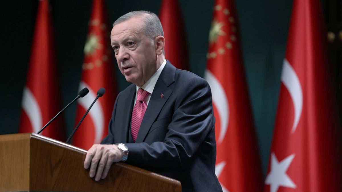 Mitten im Wahlkampf ließ Recep Tayyip Erdogan die Gesundheit im Stich: Der türkische Präsident musste ein Live-Interview abbrechen. (Foto)
