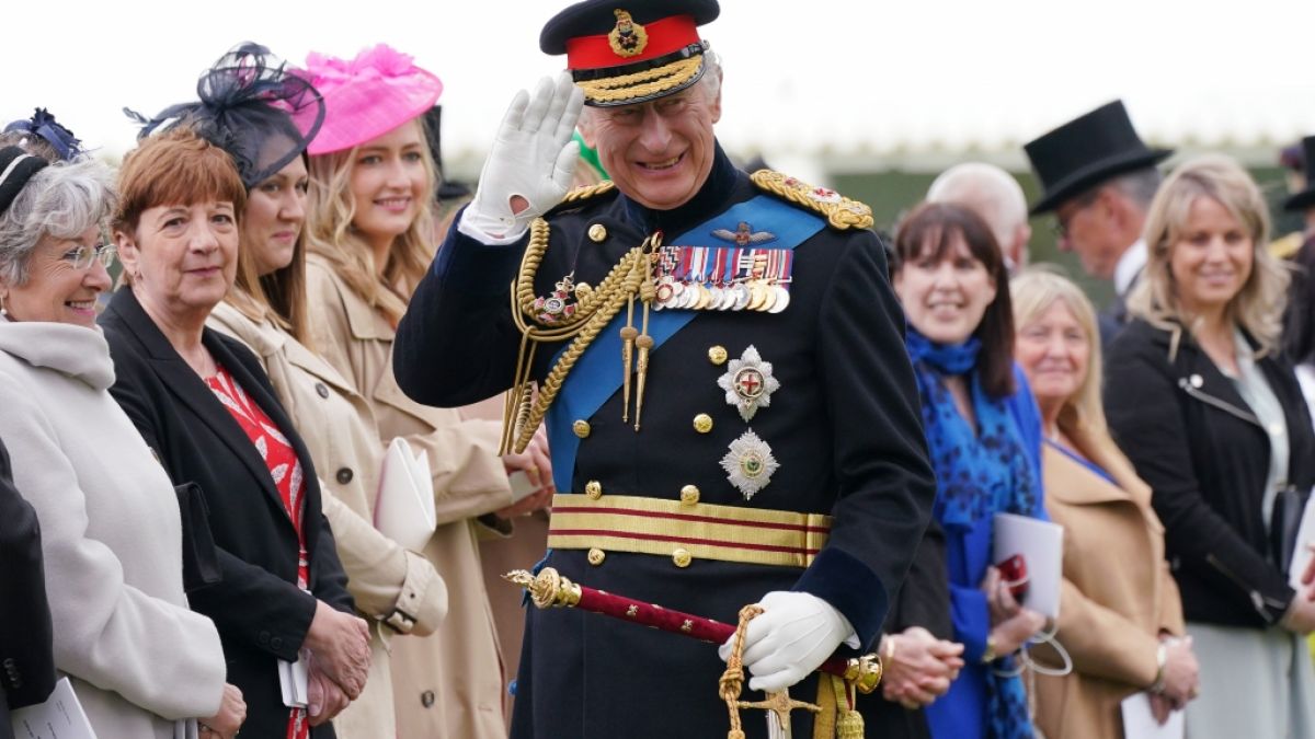 #König Charles III.: Ärzte warnen vor Zusammenbruch! Sorge um Monarchen vor Krönung wächst