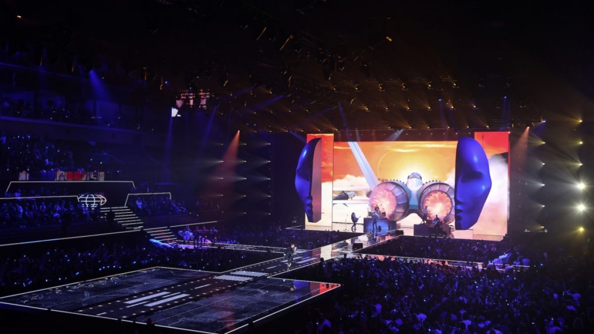 Die Band OneRepublic performt auf der Bühne. (Foto)