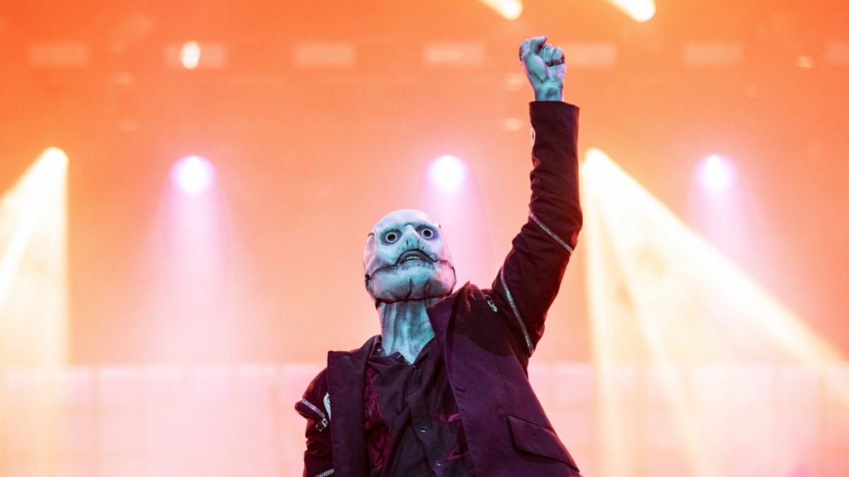 Slipknot performt auf der Bühne. (Foto)