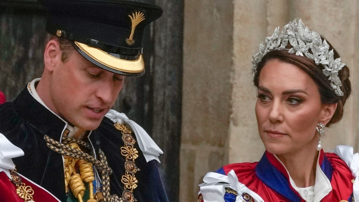 Bei der Krönung von König Charles III. flogen zwischen Thronfolger Prinz William und seiner Frau Prinzessin Kate bisweilen eisige Blicke hin und her - lag es an einer bestimmten Dame, die zum Royals-Event eingeladen war? (Foto)