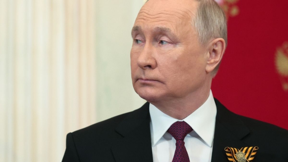 #Wladimir Putin entsetzt: Spekulationen um Putin-Sturz! SIE wollen den Kreml übernehmen