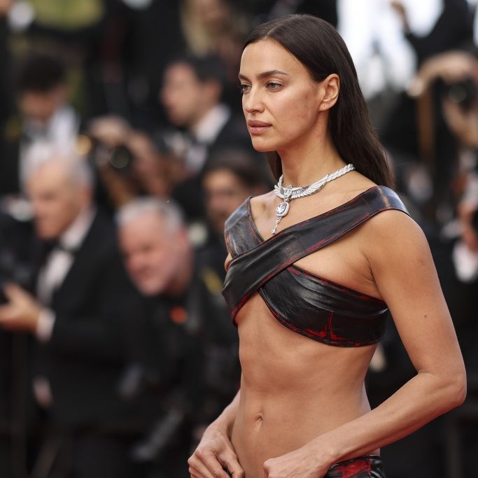 Nackt-Alarm in Cannes! Model kommt in Unterwäsche zur Party