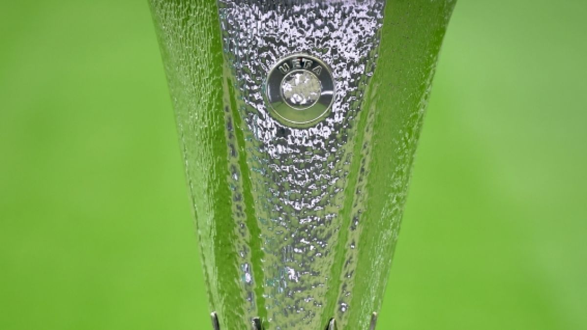 Der FC Sevilla schnappte sich den Europa-League-Pokal. (Foto)