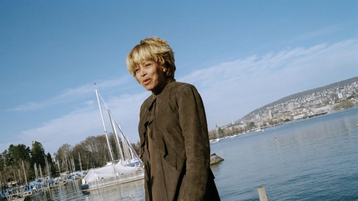 Ein Bild aus glücklichen Tagen: Tina Turner kurz nach ihrem Umzug in die Schweiz. (Foto)